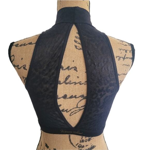 Victoria's Secret Small keyhole open back cheetah print black athletic crop top - Picture 4 of 7